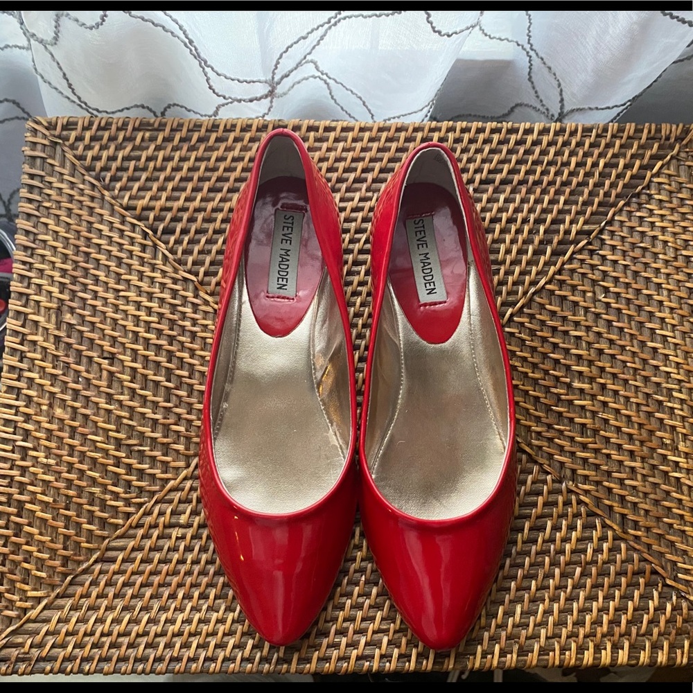 Red Steve Madden dress flats